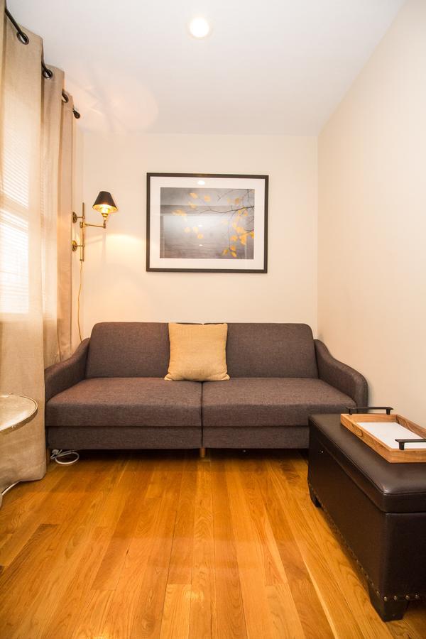 Sunny Spacious 2 Bed Plus Den,Mbta,Mins To Boston Brookline Exterior photo