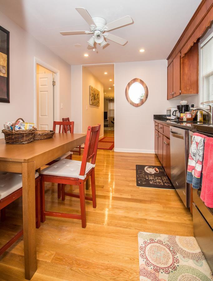 Sunny Spacious 2 Bed Plus Den,Mbta,Mins To Boston Brookline Exterior photo